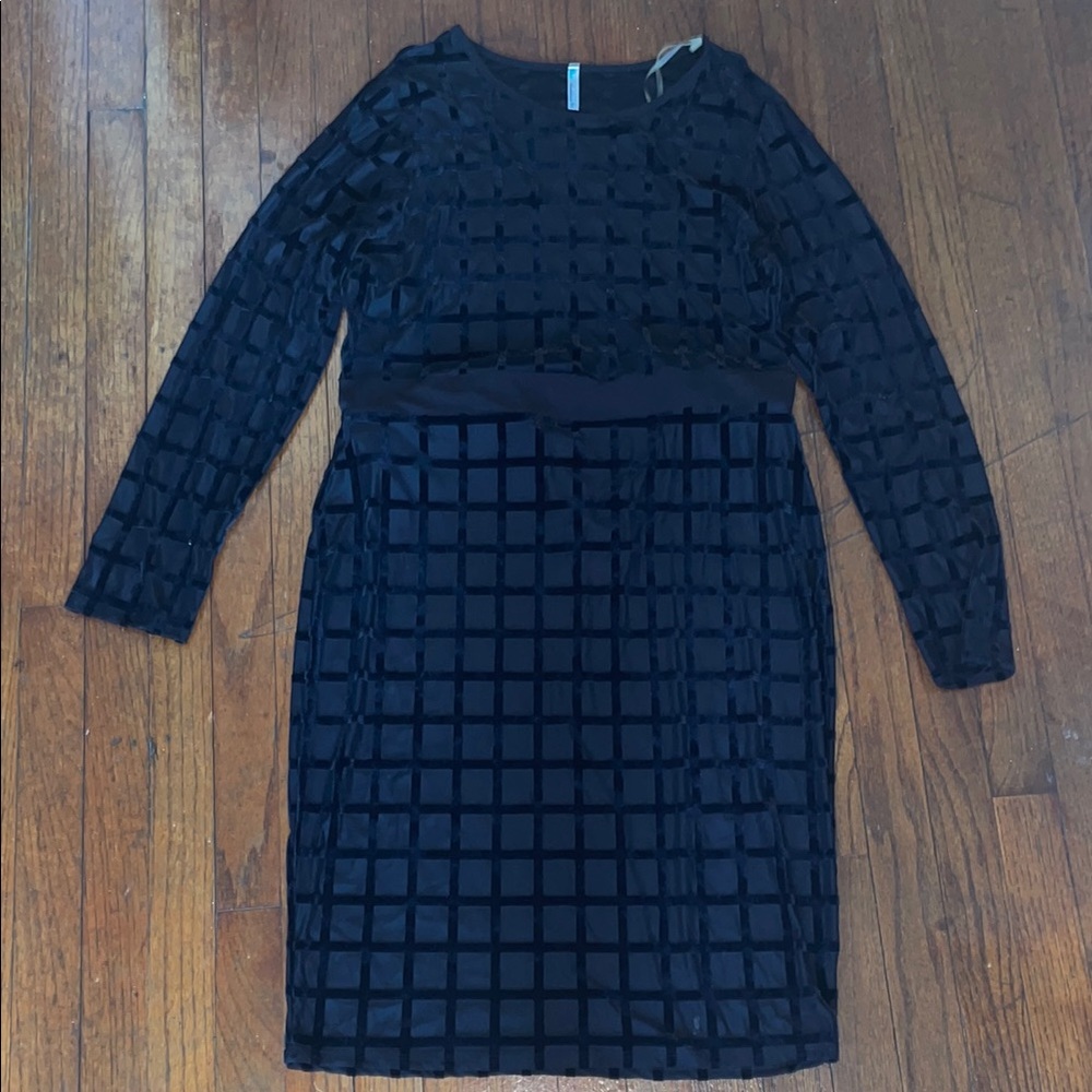 Elegant Black Grid Pattern Dress